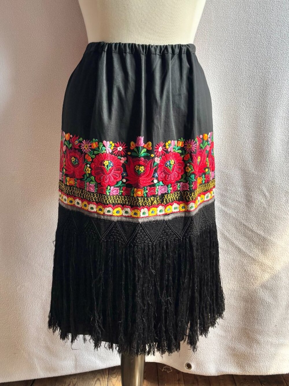 Vintage Hungarian Matyo Embroidered Fringed Folk Apron Unisex - Picture 2 of 16